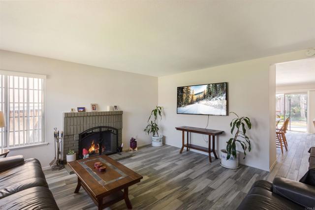 Detail Gallery Image 6 of 31 For 4413 Point Degada, Oceanside,  CA 92058 - 4 Beds | 2 Baths