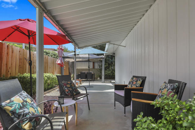 25 Pampas Lane, Palm Desert CA: https://media.crmls.org/mediaz/174530e4-f8d9-4354-9f06-64406b7a3384.jpg