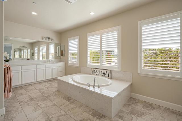 Image 38 of 60 For 5529 Mountain Ridge Way