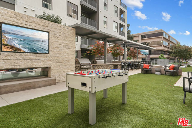 5075 Camino De La Siesta, San Diego CA: https://media.crmls.org/mediaz/17458570-09ef-4782-bb9b-1925f6aed667.jpg