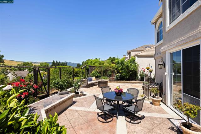 315 Glasgow Circle, Danville CA: https://media.crmls.org/mediaz/1745ea7d-94d1-4084-a8fc-7fda29f9fc28.jpg