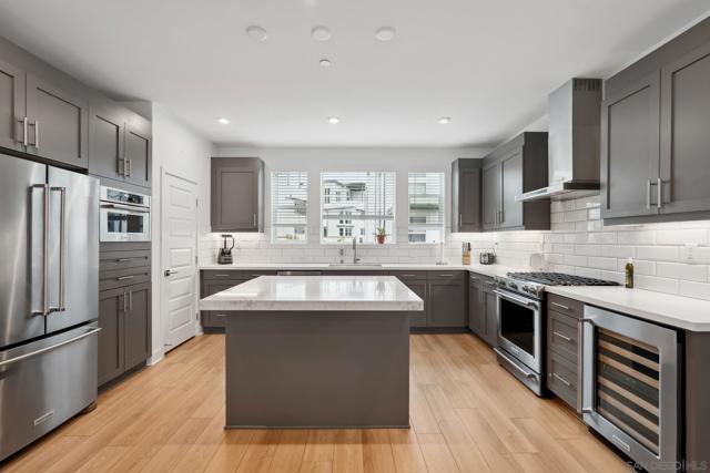 2942 Franklin, San Diego CA: https://media.crmls.org/mediaz/174619cf-ee2b-4ad3-a0bb-a9f8d547222f.jpg