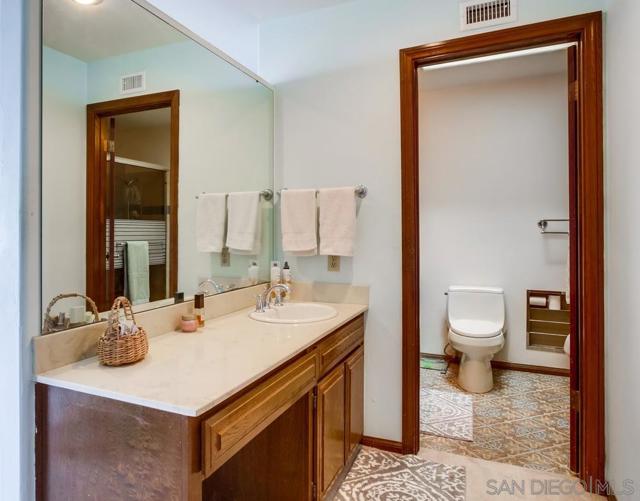 4742 Mount Helix Drive, La Mesa CA: https://media.crmls.org/mediaz/17464ff7-5d5f-4a86-9a65-b2fbce8655be.jpg