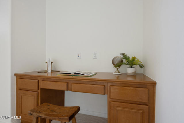 3034 Heavenly Ridge Street, Thousand Oaks CA: https://media.crmls.org/mediaz/17475146-615a-41d0-9502-4f9168a82677.jpg