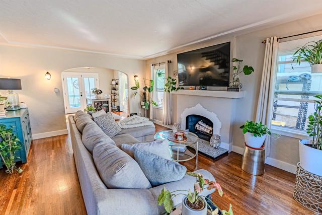 Detail Gallery Image 17 of 28 For 344 Pomona Ave, Coronado,  CA 92118 - 3 Beds | 2 Baths