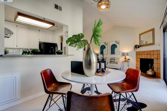 Image 18 of 51 For 6047 Joaquin Murieta Ave  F