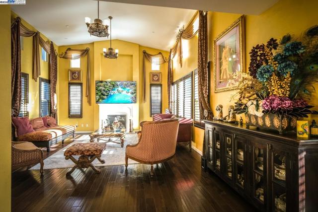 3252 Carpenter Way, San Ramon CA: https://media.crmls.org/mediaz/17488b9a-4c7f-42b9-9fe3-c597cac43488.jpg