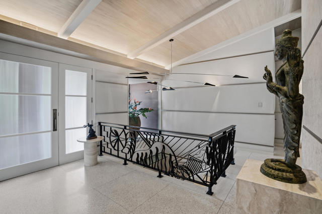 855 W Coronado Avenue, Palm Springs, CA 92262