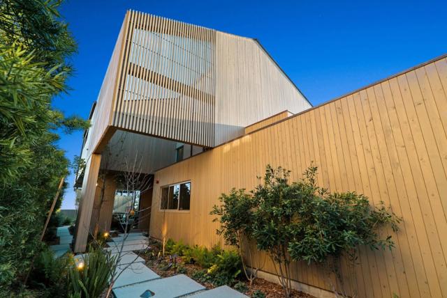 345 Oxford Way, Santa Cruz CA: https://media.crmls.org/mediaz/1748fa3c-dc18-4583-b4c8-9ef6898b02d2.jpg