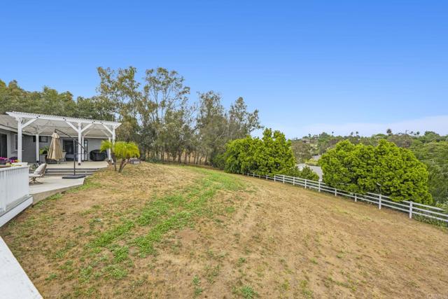 3048 Jason Road, Fallbrook CA: https://media.crmls.org/mediaz/17495658-3918-4904-b470-7b17e97ebf8d.jpg