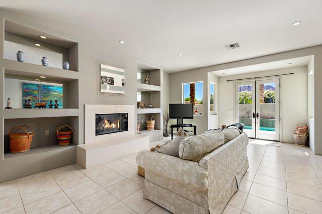 54385 Avenida Madero, La Quinta CA: https://media.crmls.org/mediaz/1749786b-9bef-44a9-b4cc-0f43e2224c90.jpg