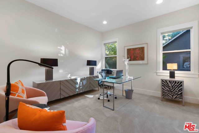 111 Lake Sherwood Drive, Lake Sherwood CA: https://media.crmls.org/mediaz/174990ec-5346-4f98-adab-93730491695a.jpg