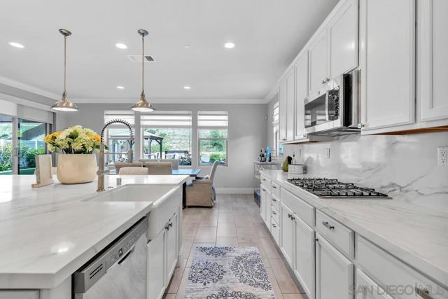 35805 Shetland Hills E, Fallbrook CA: https://media.crmls.org/mediaz/174a4b0a-2aec-4c2f-a805-735535cdd857.jpg