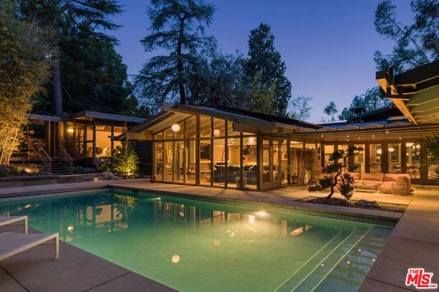1030 Canon Drive, San Marino CA: https://media.crmls.org/mediaz/174b917d-7743-4e4b-9e82-c3f1ecb28371.jpg