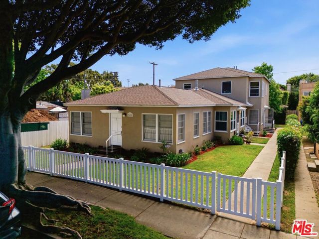 2458 Oak Street photo 2