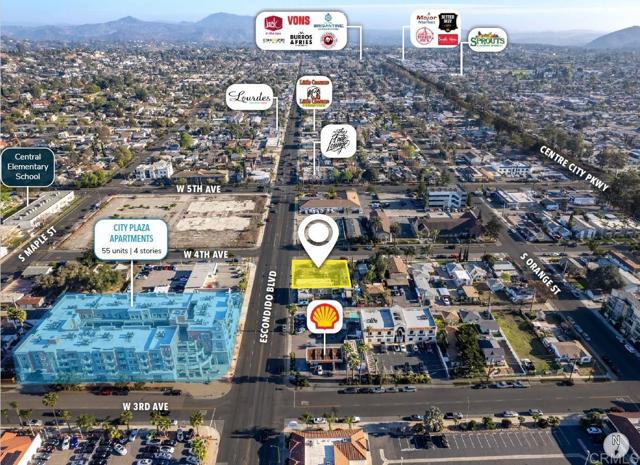 339 S Escondido Boulevard, Escondido CA: https://media.crmls.org/mediaz/174c1ab8-8eb2-44e4-9892-2c34e494bdd5.jpg