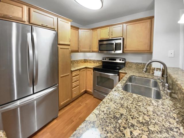 5252 Balboa Arms Dr, San Diego CA: https://media.crmls.org/mediaz/174d82d0-0f4f-4fd2-b8b5-f1d2e3361f0a.jpg