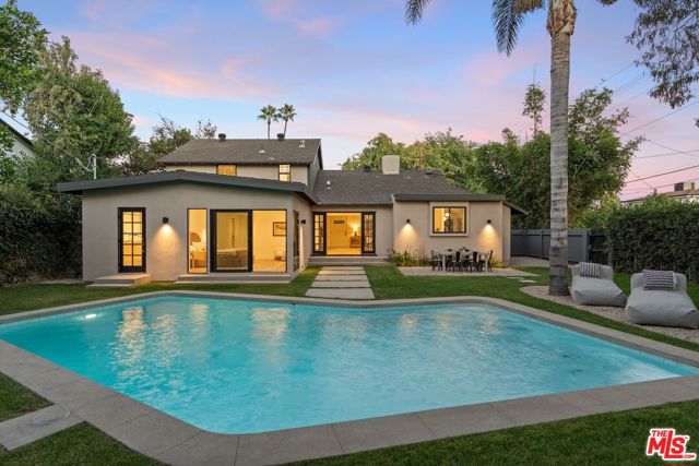 7401 Costello Avenue, Van Nuys CA: https://media.crmls.org/mediaz/174e413a-02b6-4402-89cb-820bdbc5d928.jpg