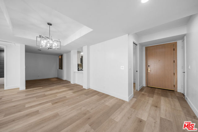 235 S Tower Drive, Beverly Hills CA: https://media.crmls.org/mediaz/174e8880-d5a1-4dd5-9d15-8e901daf802c.jpg