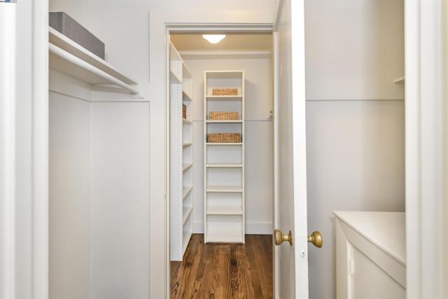 850 POWELL STREET, San Francisco CA: https://media.crmls.org/mediaz/174ec0f9-077b-4484-b7b0-ea2144bb8325.jpg