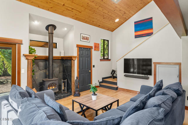 Detail Gallery Image 3 of 35 For 42560 Little River Airport Rd, Little River_1,  CA 95456 - 3 Beds | 2 Baths