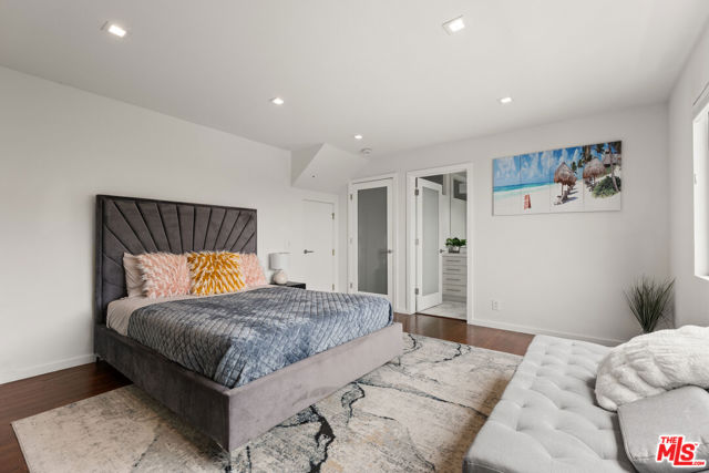 8514 Hillside Avenue, Los Angeles CA: https://media.crmls.org/mediaz/174f8950-d2a3-4e89-90e3-803c1854d238.jpg