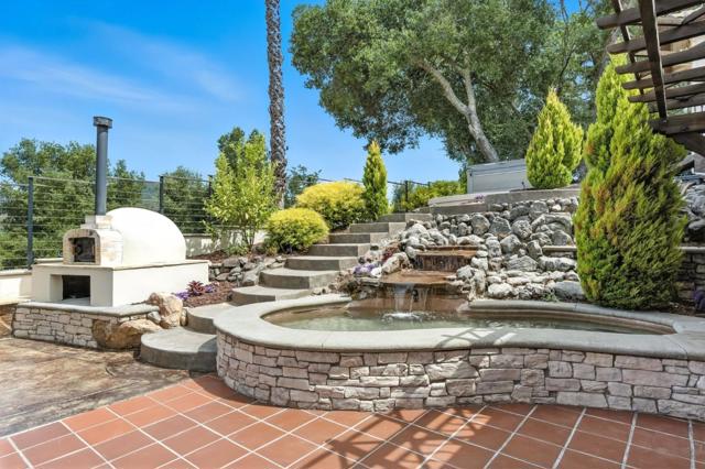 18702 Bear Creek Road, Los Gatos CA: https://media.crmls.org/mediaz/17508857-b5ee-4806-84aa-76e4b17c71b3.jpg