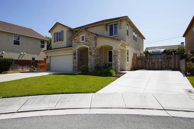 1251 Mulberry Street, Hollister CA: https://media.crmls.org/mediaz/1750b968-e864-47ea-b9a1-3a59e243d945.jpg