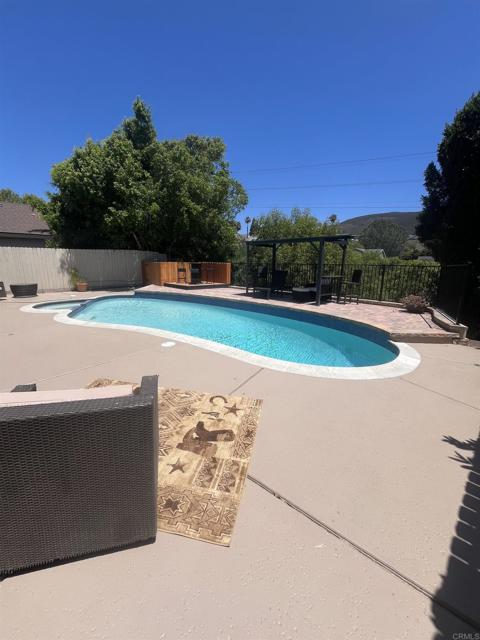 13837 Paseo Cardiel, San Diego CA: https://media.crmls.org/mediaz/1750be2e-bcb8-4095-9d1a-a806b2a0e221.jpg