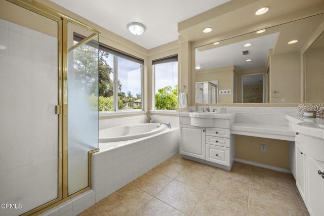 741 Sterling Hills Drive, Camarillo CA: https://media.crmls.org/mediaz/1751613a-462c-47b7-8101-dfbb9dddad45.jpg