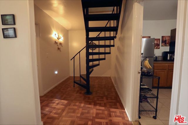 1855 Corinne Avenue, Long Beach CA: https://media.crmls.org/mediaz/17518fb7-3192-477b-8a6b-7066e178bf9b.jpg