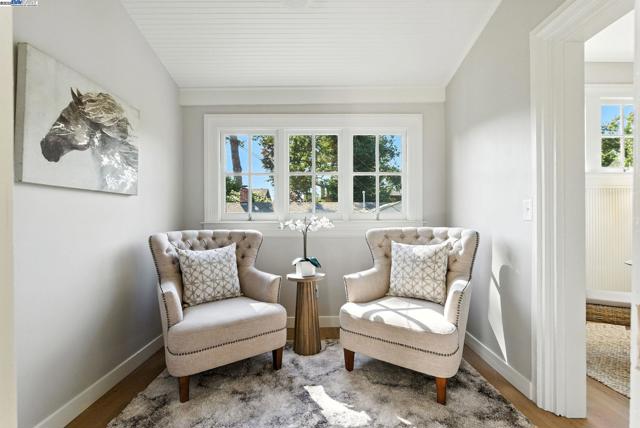 1247 Sherman, Alameda CA: https://media.crmls.org/mediaz/175246c0-e6de-4e65-83d6-87d1e4eb35bf.jpg