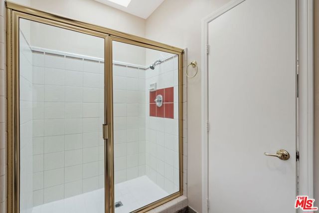 1375 Kelton Avenue, Los Angeles CA: https://media.crmls.org/mediaz/17529688-580f-4b56-8868-14776fc05f15.jpg