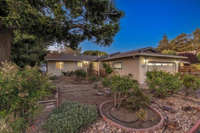 337 Roble Avenue, Redwood City CA: https://media.crmls.org/mediaz/1752e028-2688-47bd-92ba-9f466746fd59.jpg