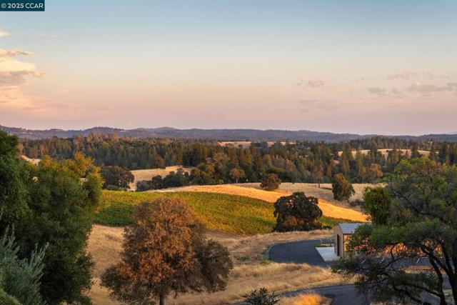 15000 Tyler Road, Fiddletown CA: https://media.crmls.org/mediaz/1752fd09-bc36-40fd-85a9-cf2c932c3e40.jpg