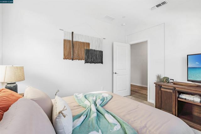 158 Wooley Creek Way, Brentwood CA: https://media.crmls.org/mediaz/17530d89-1bdd-4888-a3e4-ef97df318405.jpg