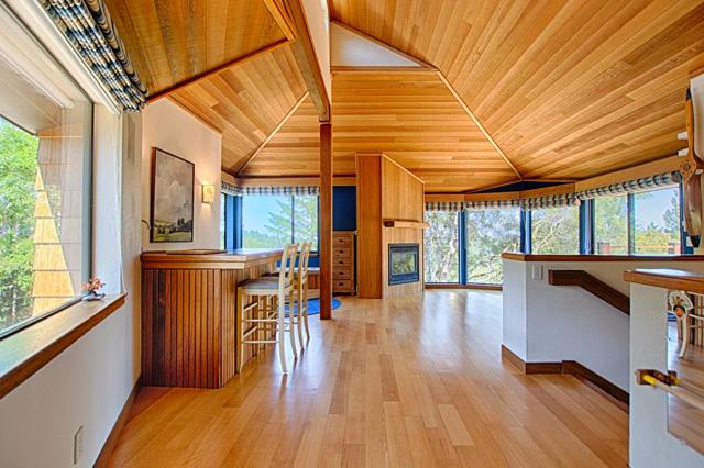 18467 Las Cumbres Road, Los Gatos CA: https://media.crmls.org/mediaz/17533485-07ea-4340-ad58-8f80ccbc9ad7.jpg