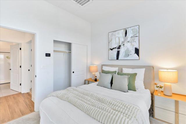210 Waters Park Circle, San Mateo CA: https://media.crmls.org/mediaz/1754c2c7-0d42-4472-912b-97fe420dfe18.jpg