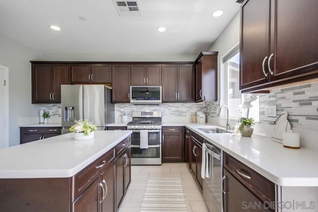 13216 Cuyamaca Vista Dr, Lakeside CA: https://media.crmls.org/mediaz/175522a1-71b1-4747-a1e7-47c31b4d899b.jpg