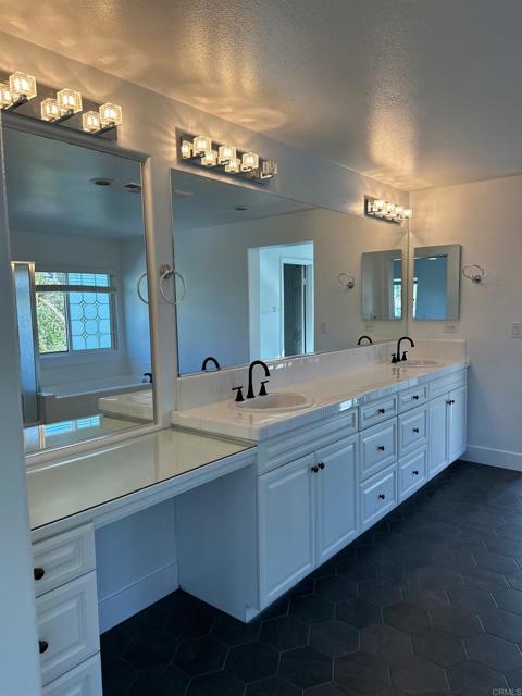 Detail Gallery Image 9 of 10 For 30194 Loretta Ave, Menifee,  CA 92584 - 5 Beds | 3 Baths