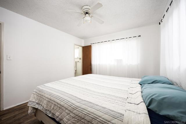 1264 Gaywood St, San Diego CA: https://media.crmls.org/mediaz/175595e4-07b8-44b1-8707-87fcfff72e70.jpg