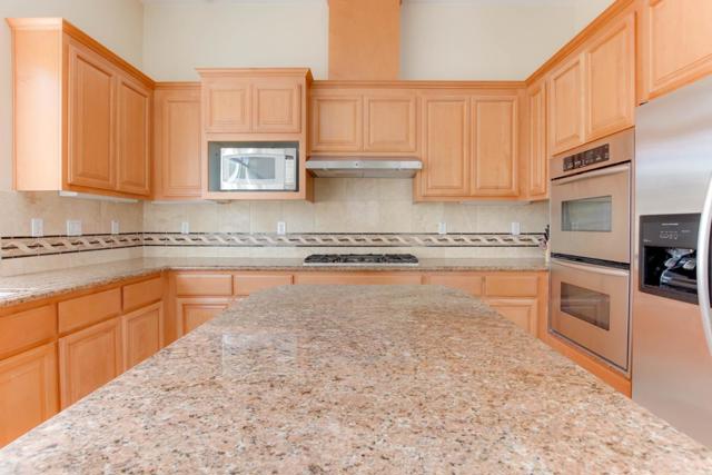 334 Paseo Gularte, San Juan Bautista CA: https://media.crmls.org/mediaz/17559742-fa6c-4030-a433-e88c5e10a582.jpg