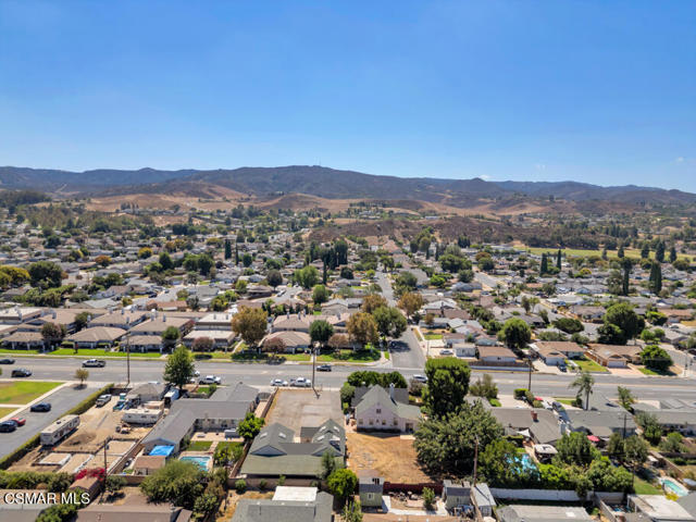 2327 Royal Avenue, Simi Valley CA: https://media.crmls.org/mediaz/1755ec9c-d1ec-495b-b0d7-b7c32a43942f.jpg