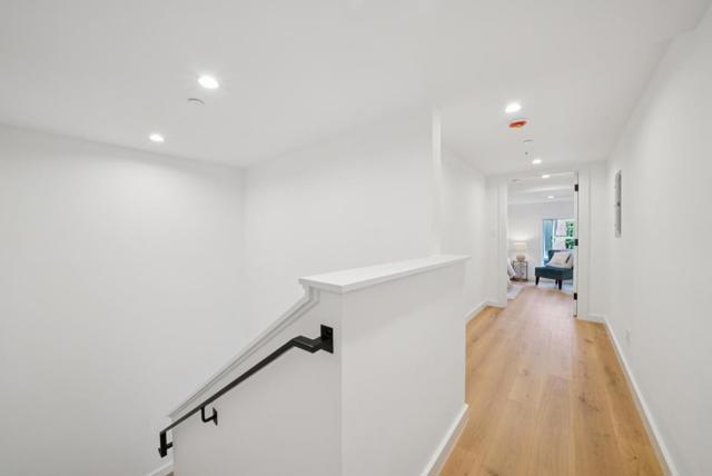 1433 Floribunda Avenue, Burlingame CA: https://media.crmls.org/mediaz/1757975c-b15c-4e09-9d4b-7770d99df961.jpg