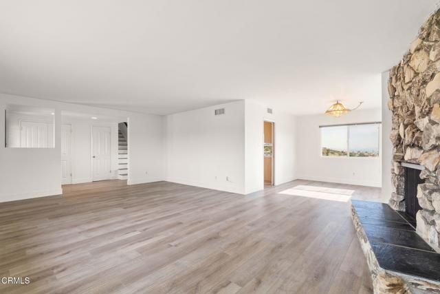 Detail Gallery Image 15 of 56 For 1020 via Cielito, Ventura,  CA 93003 - 4 Beds | 3 Baths