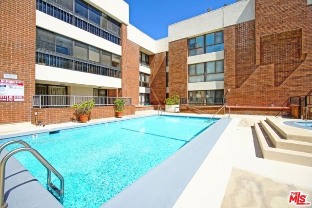 4477 Wilshire Boulevard, Los Angeles CA: https://media.crmls.org/mediaz/1758c50e-67f0-4a17-8625-ca31156e71ff.jpg