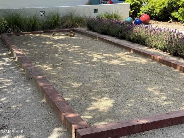 1979 Allen Avenue, Altadena CA: https://media.crmls.org/mediaz/1758f677-84c3-4bd2-9756-a3716f820845.jpg