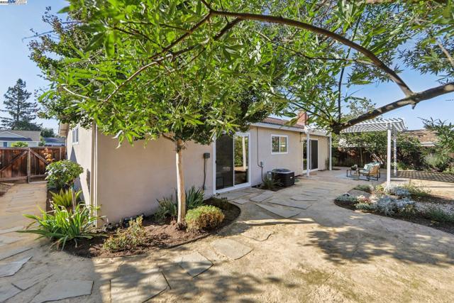 137 Cassandra Pl, San Ramon CA: https://media.crmls.org/mediaz/1758ff3d-c261-40f9-9357-ff2663c93c7f.jpg