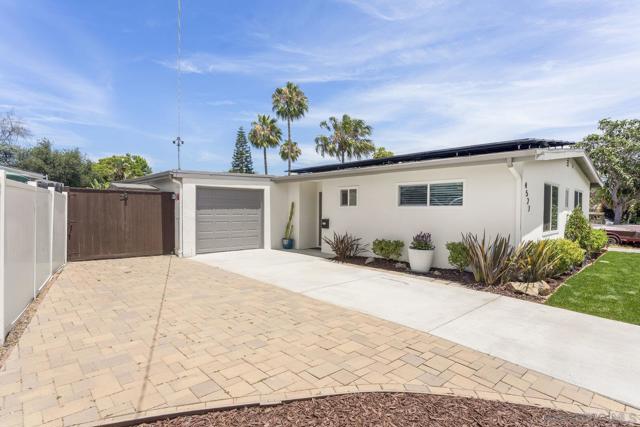 4527 Chinook Court, San Diego CA: https://media.crmls.org/mediaz/175900f8-f624-4bba-8951-90fe8570278f.jpg