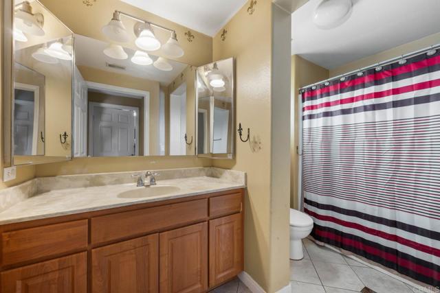 Detail Gallery Image 6 of 15 For 2707 Lake Pointe Dr #204,  Spring Valley,  CA 91977 - 2 Beds | 2 Baths